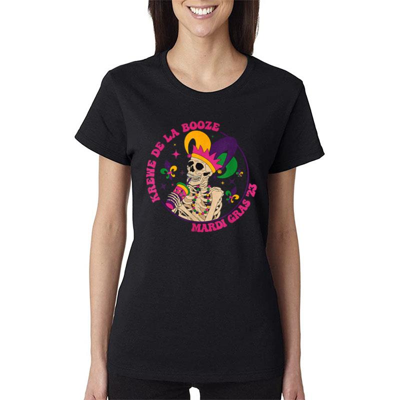 Funny Skeleton Mardi Gras 2023 Booze Crew Drinking Women T-Shirt