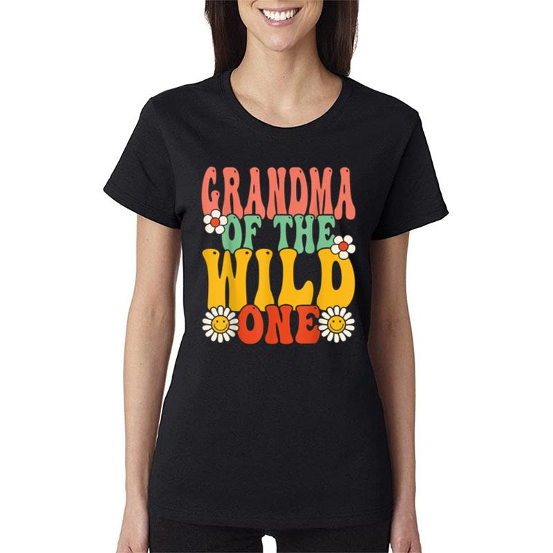 Grandma Of The Wild One Zoo Animal 1St Birthday Retro Groovy Women T-Shirt