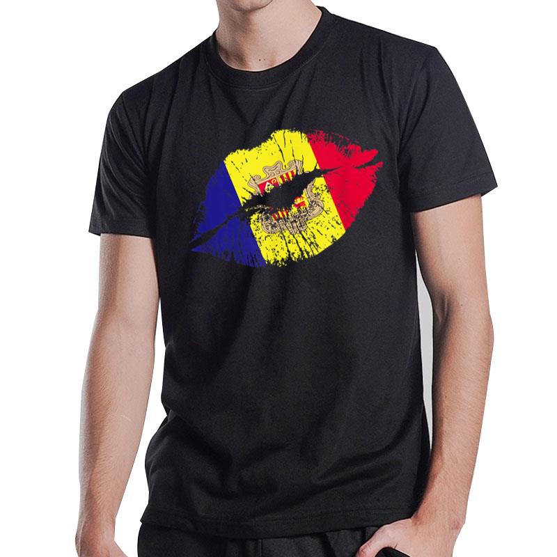 Kiss Me I'M Andorran! Proud Andorran Valentine'S Day T-Shirt