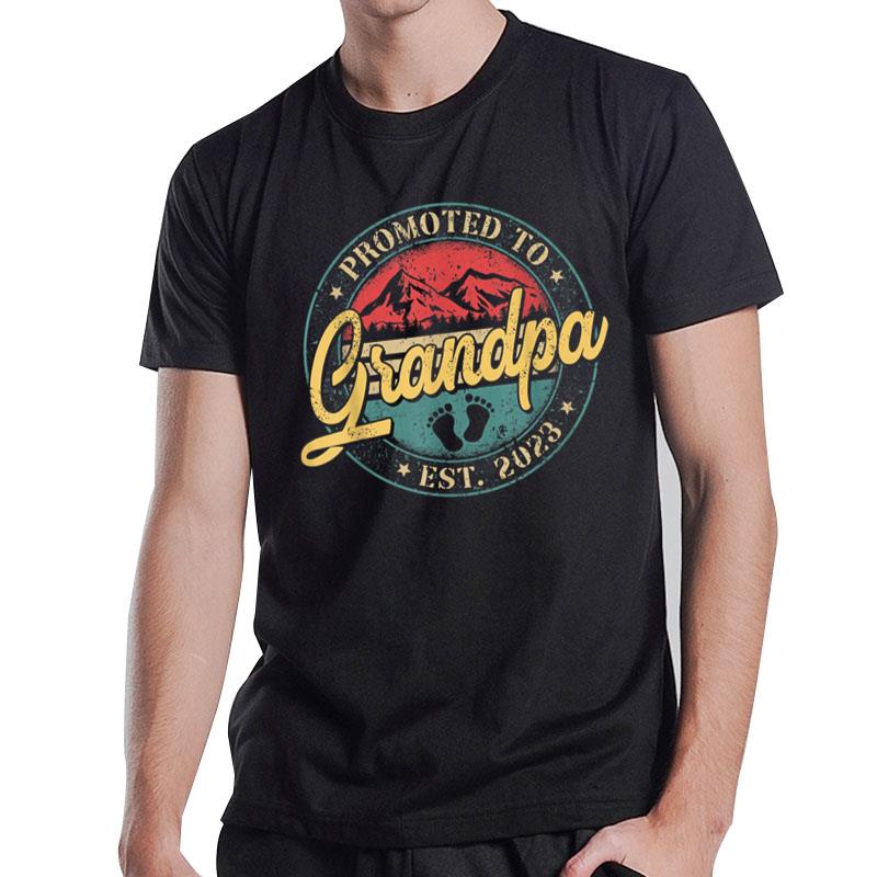 Mens Retro New Grandpa Promoted To Grandpa 2023 Baby Announcement T-Shirt