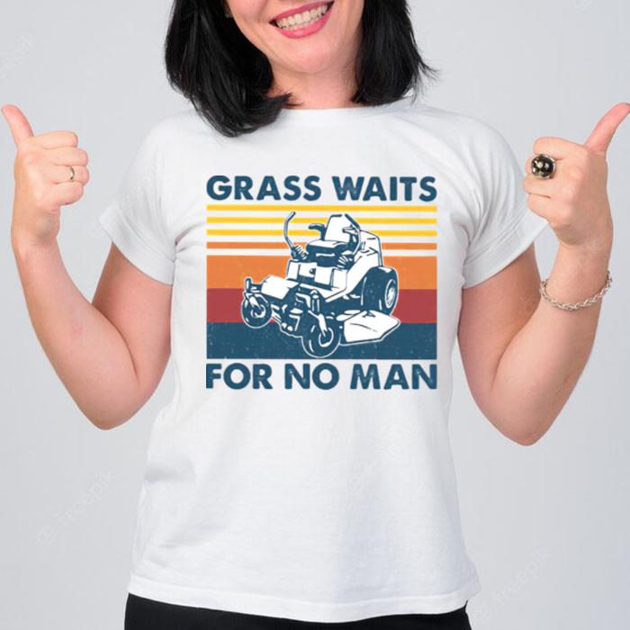 Lawn Mower Grass Waits For No Man Vintage Retro T-Shirt