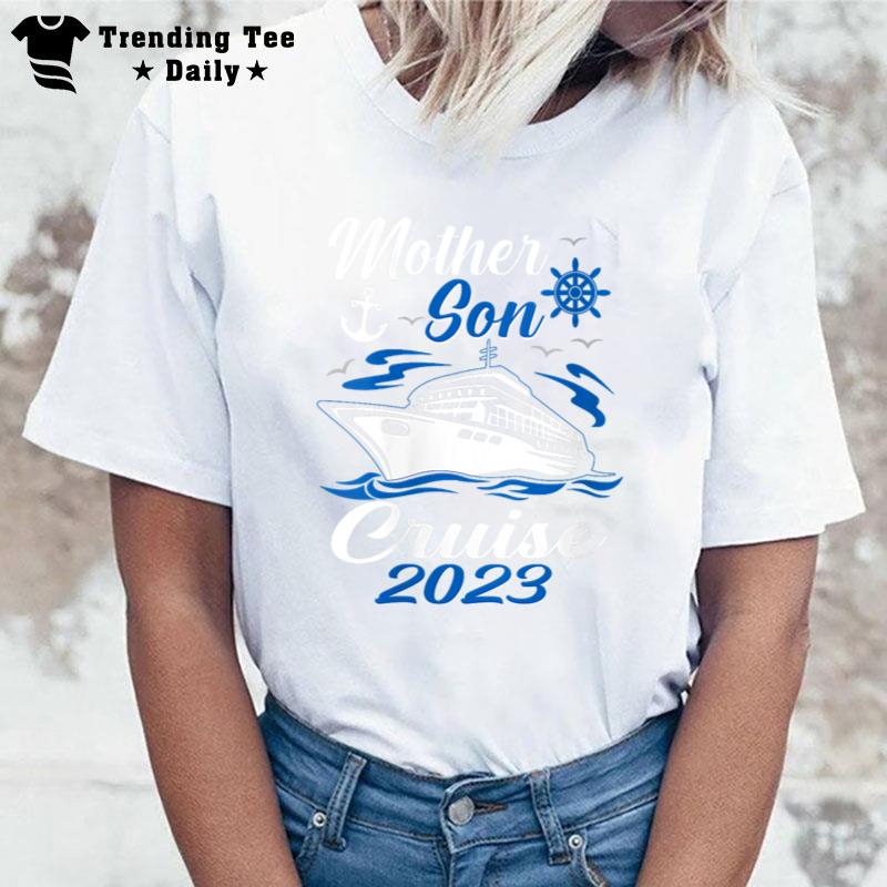 Mother Son Cruise 2023 Family Mom Son Vacation Trip Matching V Neck T-Shirt