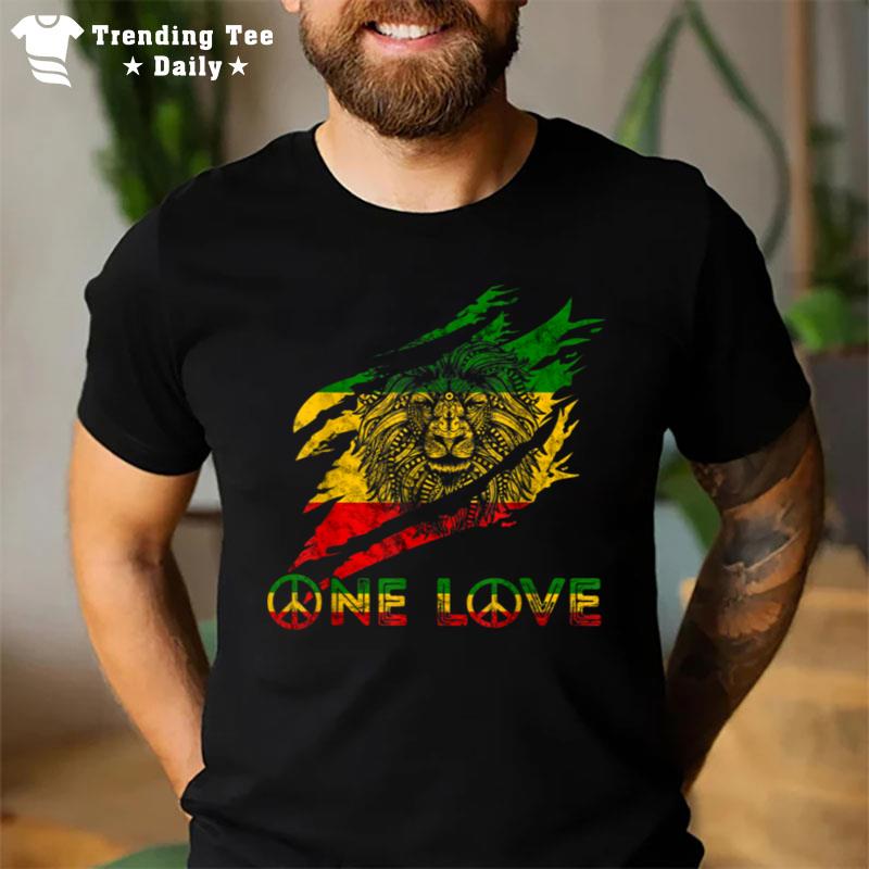 One Love Reggae Lion Of Judah Claw Rastafari Roots Lion T-Shirt