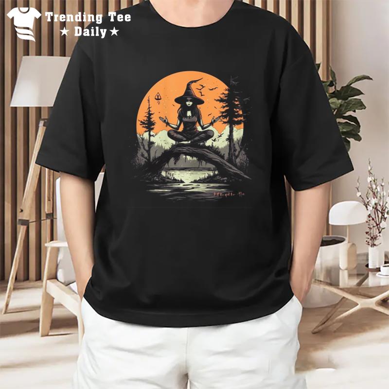 Witch Meditating Halloween Costume Yoga Zen Meditation T-Shirt