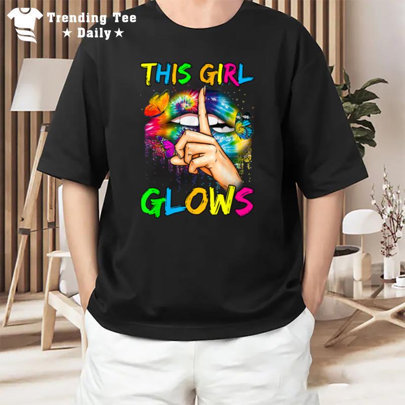 This Girl Glows Retro 80's Party Women's Lips T-Shirt