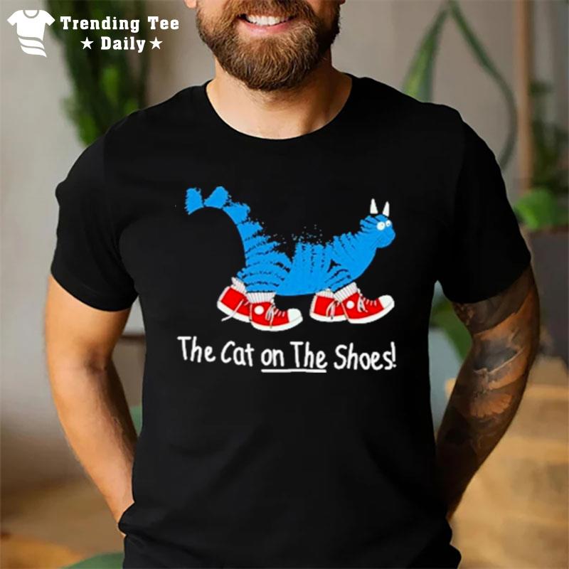 Translatedtees The Cat On The Red Shoes T-Shirt